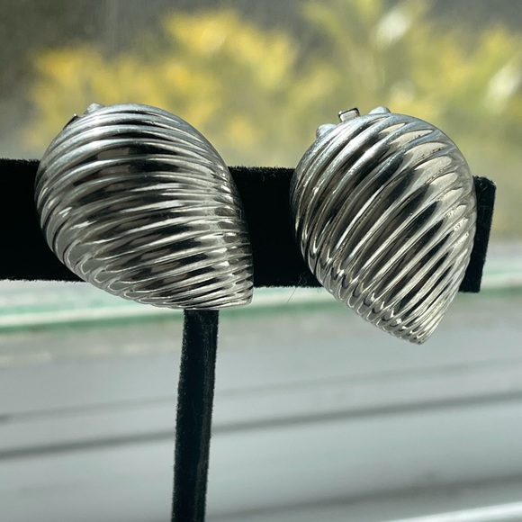 Chr. Dior S925 Germany Clip-on Shell Earrings